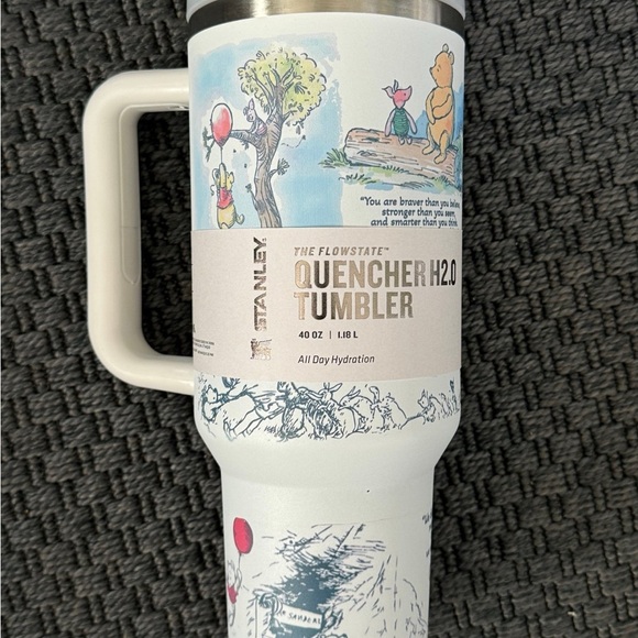 Stanley Winnie the Pooh tumbler 40 oz - Picture 2 of 3